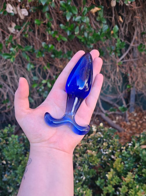 I got this bad boy in my butt and it feels amazing https://t.co/b9vFnRPX7Z