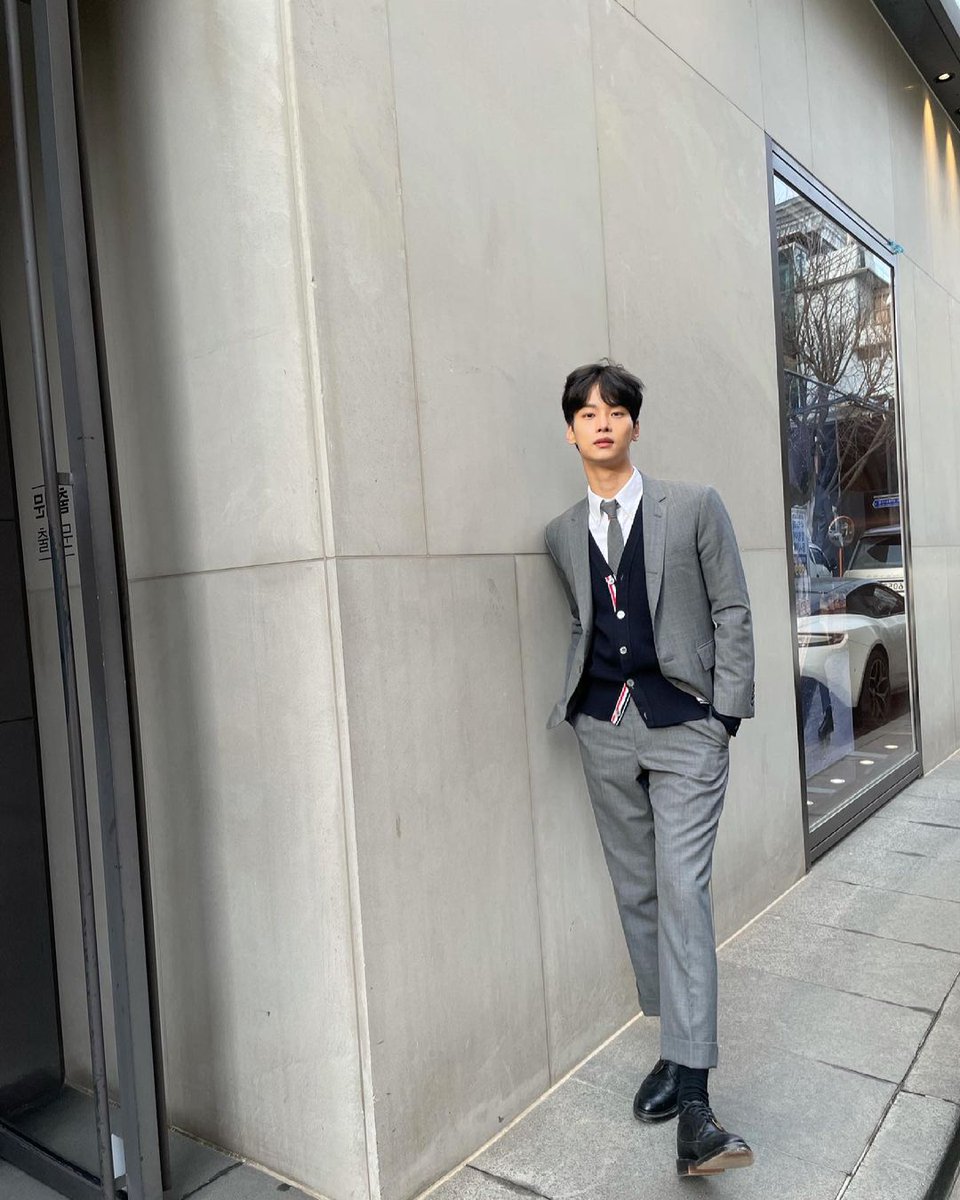 taekyeoned's tweet image. cha hakyeon is no doubt the most ethereal person i have ever had the pleasure of seeing in this lifetime