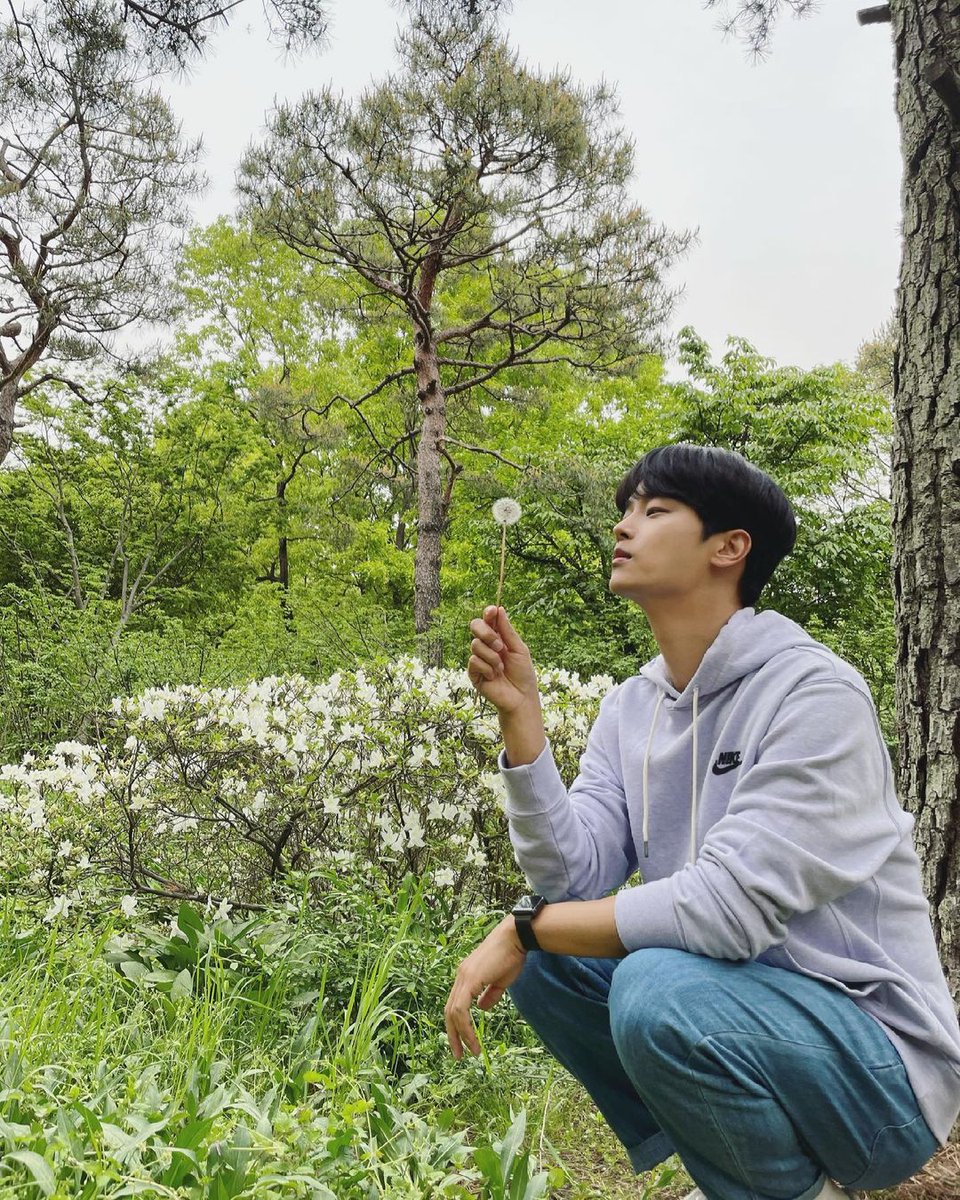 taekyeoned's tweet image. cha hakyeon is no doubt the most ethereal person i have ever had the pleasure of seeing in this lifetime