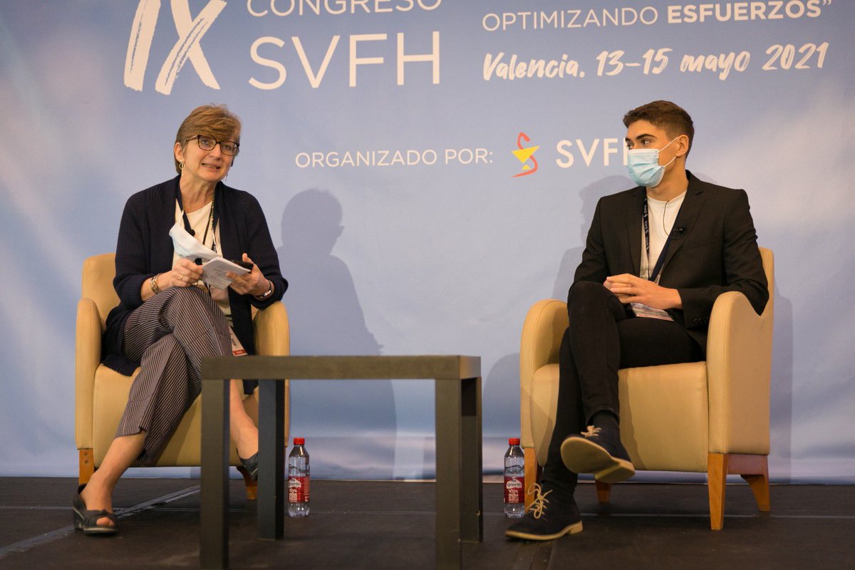 SVFH_'s tweet photo. Empezamos la última jornada del #CongresoSVFH con SIMPOSIO BOEHRINGER INGELHEIM: El papel clave del comité multidisciplinar en el paciente con EPID. https://t.co/PTXRwmwbld