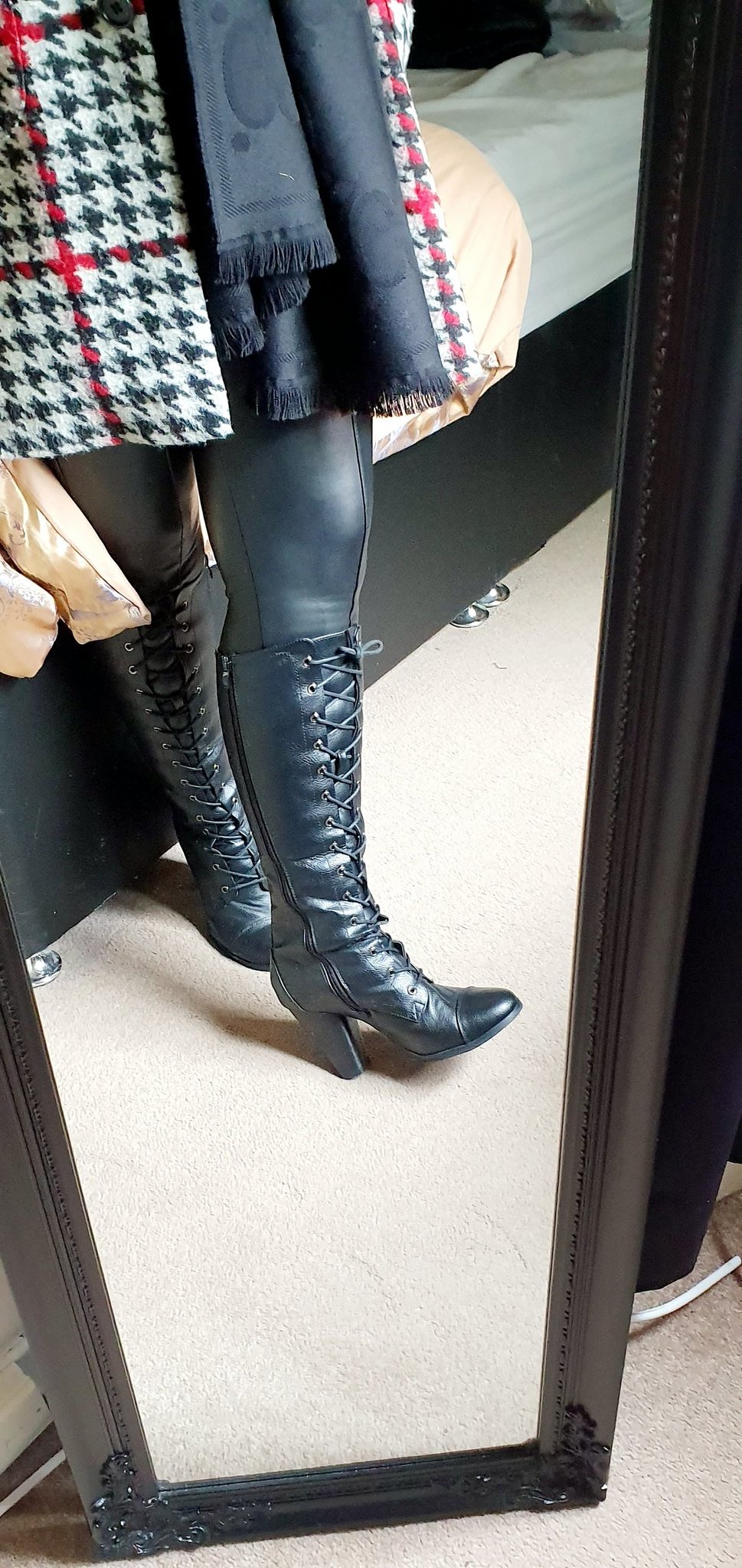 MissB👣👉 Onlyfans.comMissB52🏴󠁧󠁢󠁳󠁣󠁴󠁿 on X: Lovley boots today. On  your knees and worship them t.coFtQuL6wde8  X