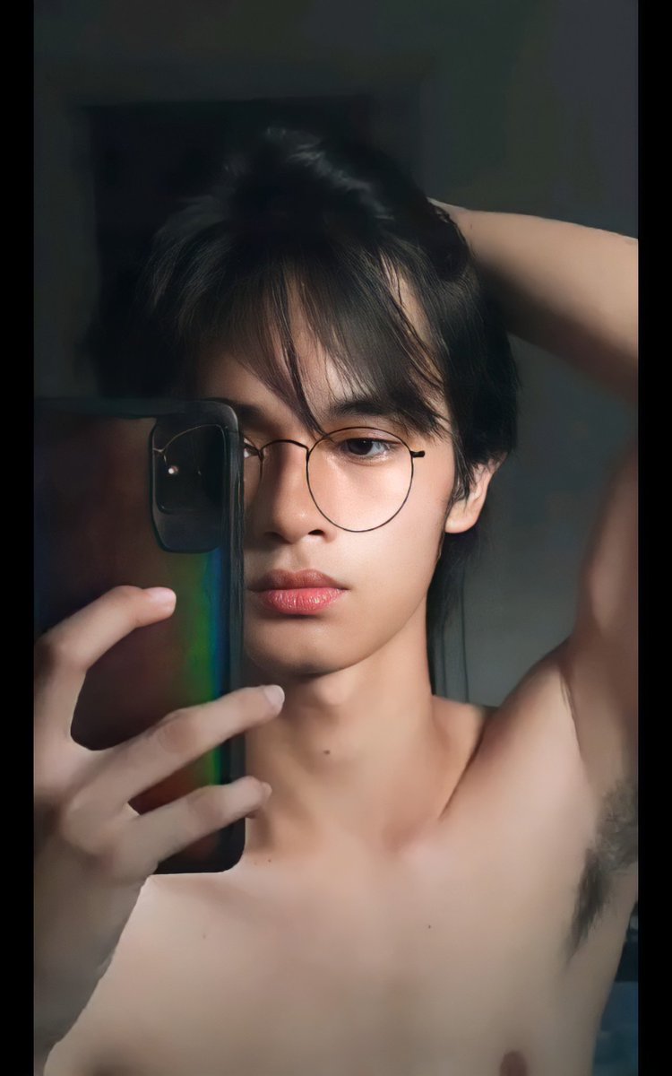 mickoxarradaza's tweet photo. Rip to this phone.Need new https://t.co/O2uAZ7vsj7