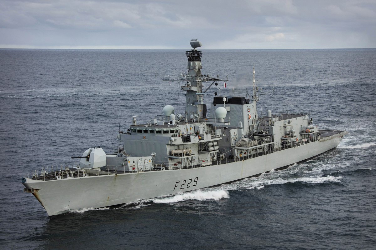 NavyLookout's tweet image. THREAD:

@HMSDragon @hms_argyll and @HMSLANCASTER to participate in #FormidableShield2021 which begins today off Outer Hebrides and Norway.

Will undertake live Sea Viper / Sea Ceptor missile firings tested against supersonic high-diving targets.

royalnavy.mod.uk/news-and-lates…