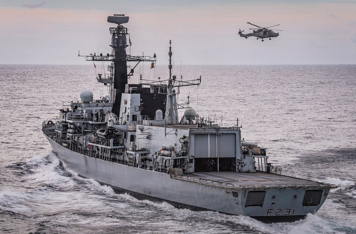 NavyLookout's tweet image. THREAD:

@HMSDragon @hms_argyll and @HMSLANCASTER to participate in #FormidableShield2021 which begins today off Outer Hebrides and Norway.

Will undertake live Sea Viper / Sea Ceptor missile firings tested against supersonic high-diving targets.

royalnavy.mod.uk/news-and-lates…