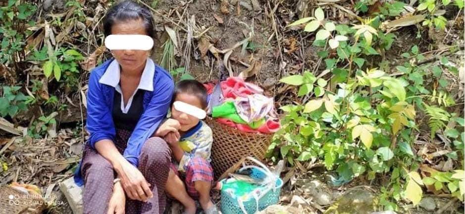 Many Civilians from #Mindat are now fleeing from the air attack due to use of helicopters and jets from military coup. They are planning to kill us all, not protecting the civilians.
#WhatsHappeningInMyanmar 
#May15Coup 
#NoFlyZoneInMyanmar. 
#HelpMinDat