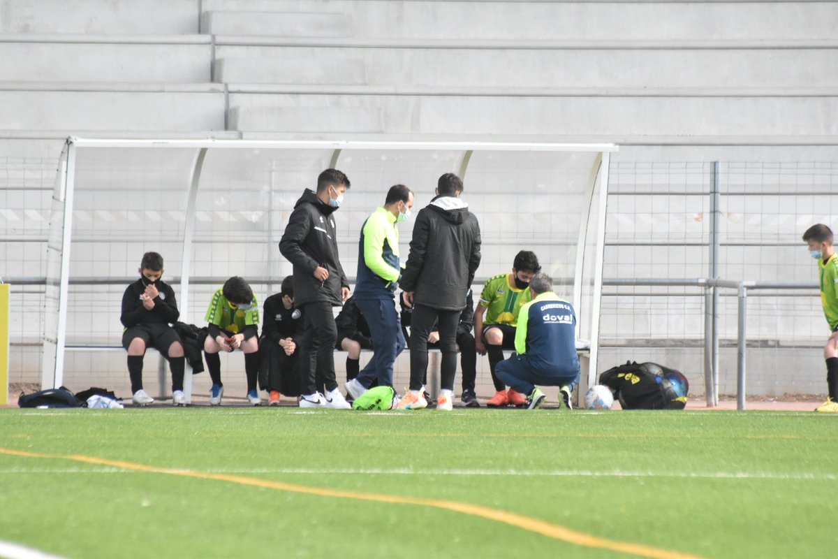 📸 IMAGEN | Agradecer a los entrenadores del <a href="/CabrerizosCF/">Cabrerizos CF</a> el haber atendido al futbolista de nuestro Infantil C que tuvo que ser sustituido por una lesión en la mano.

¡Gracias! 

#ConstruyendoUSCF 🏗️