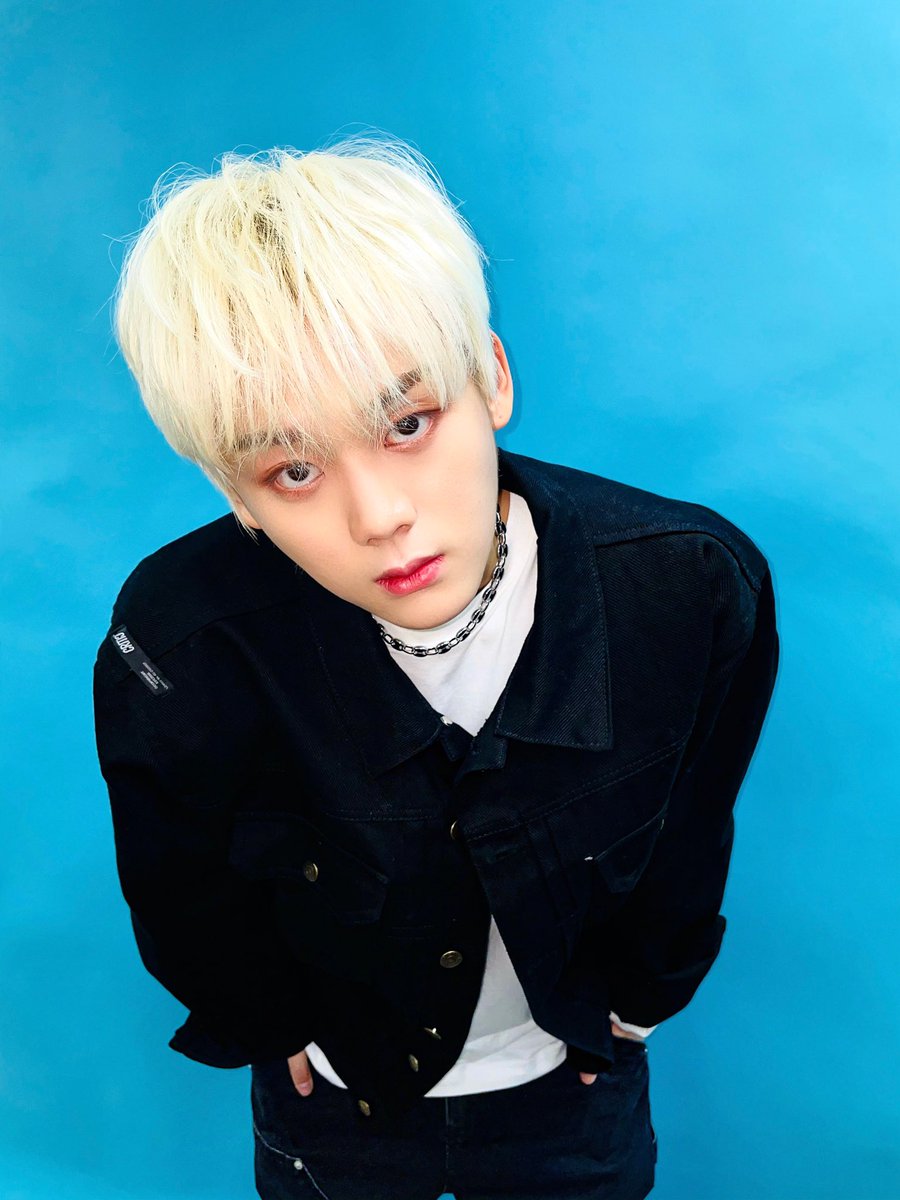 __H_8_'s tweet photo. Let me take your picture π€
#CiipherStanSelcaDay
#μΈμ΄νΌμ_λλ¬λμ_μμμ₯μ΄
#TwoMonthsWithCiipher
@RAIN_Ciipher https://t.co/7XuGKfyqD8