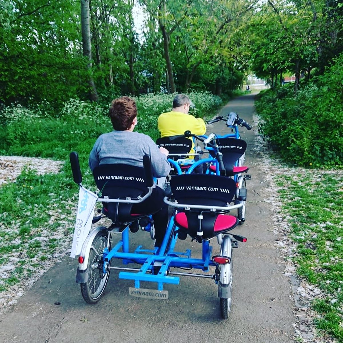 Bikeworksuk's tweet photo. Lea and Mark's way to #connectwithnature is to hear the birds sing & smell 🌺 as they go around #MileEndPark on the #RideSideBySide 💙
Book your free East London ride by calling Nikki on 020 8980 7998 (or email nikki.ray@bikeworks.org.uk)
#MentalHealthAwarenessWeek2021 https://t.co/jGRXLZVKAh