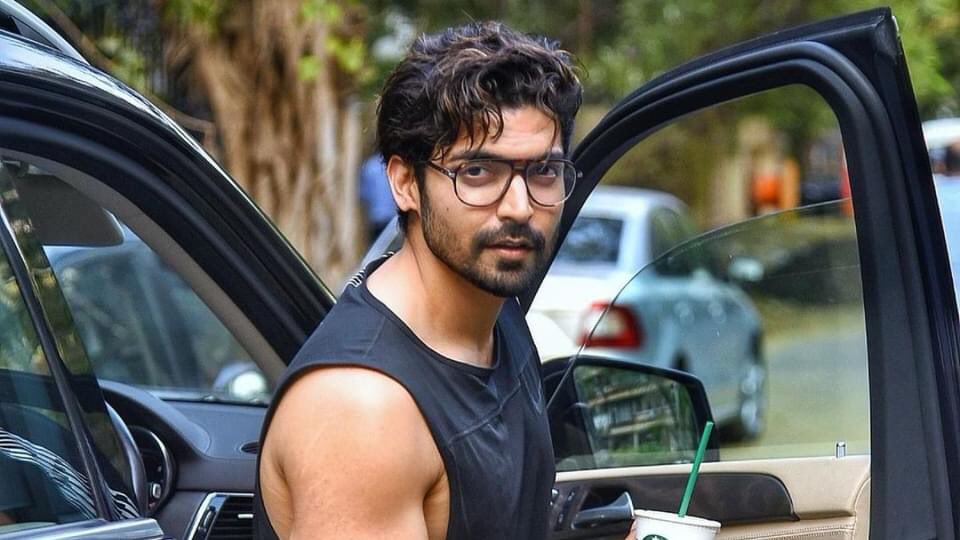 ndtvgoodtimes's tweet photo. #𝐆𝐓𝐁𝐞𝐞𝐩𝐬: 𝐀𝐜𝐭𝐨𝐫 @gurruchoudhary 𝐭𝐚𝐥𝐤𝐬 𝐚𝐛𝐨𝐮𝐭 𝟓 𝐧𝐞𝐜𝐞𝐬𝐬𝐢𝐭𝐢𝐞𝐬 𝐢𝐧 𝐭𝐡𝐞 𝐟𝐢𝐠𝐡𝐭 𝐚𝐠𝐚𝐢𝐧𝐬𝐭 #𝐂𝐎𝐕𝐈𝐃 

#GurmeetChoudhary #Corona #IndiaFightsCorona #CovidWarriors #CovidHelp 

Read Here: https://t.co/PlDYdy4Msu https://t.co/z4X2b5GGep