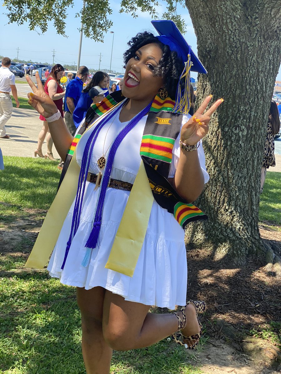 a_m__t's tweet photo. Proud of B.S.  ✅ 
Masters... Loading🔄 
#msThompson🍎 #Degreed #BlackGirlMagic https://t.co/P3HG6iVBRi