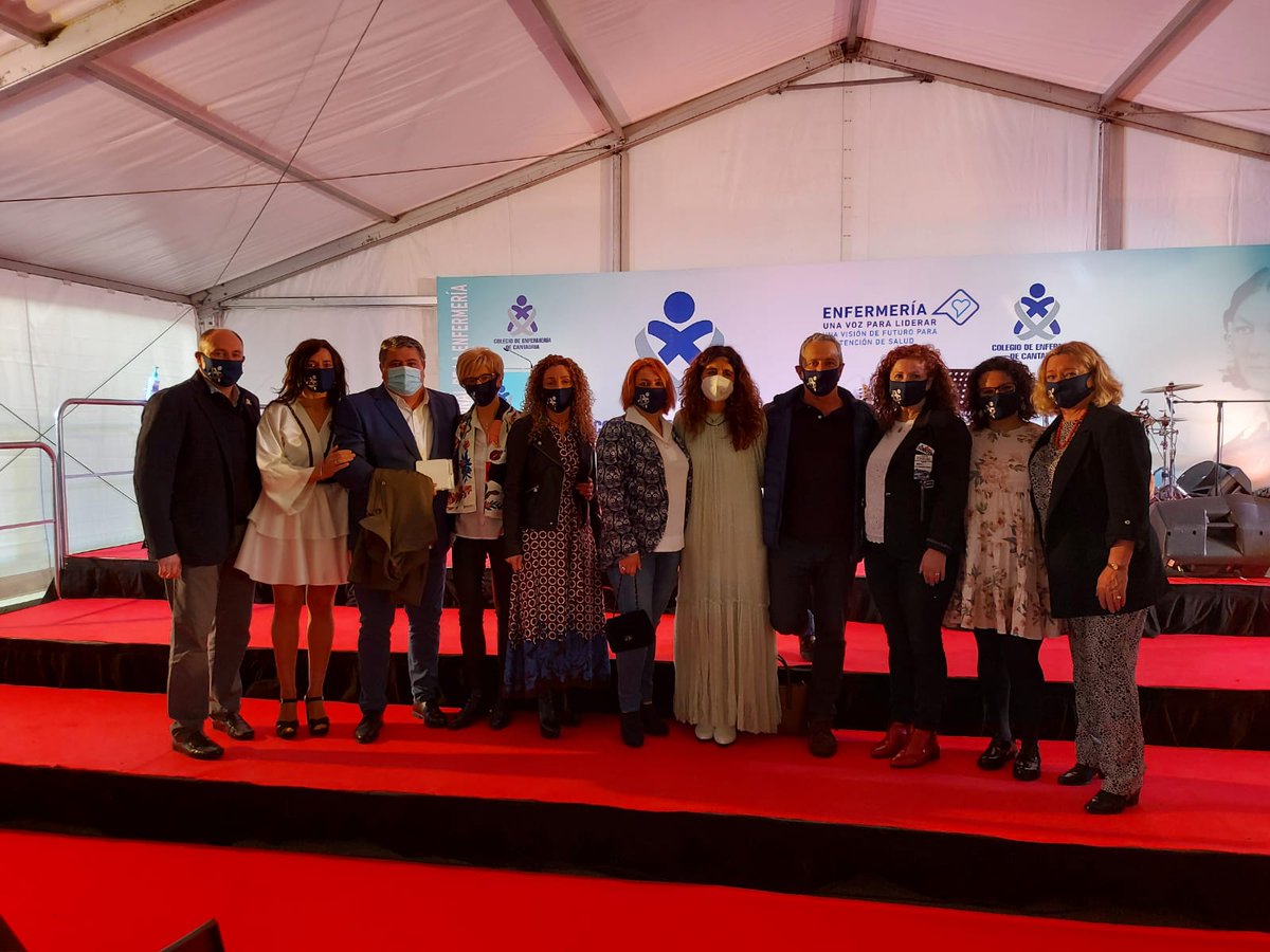 El Colegio de Enfermería celebró el DIE en Torrelavega con más de 300 enfermeros y las máximas autoridades de la Sanidad de Cantabria dlvr.it/RzjBKX