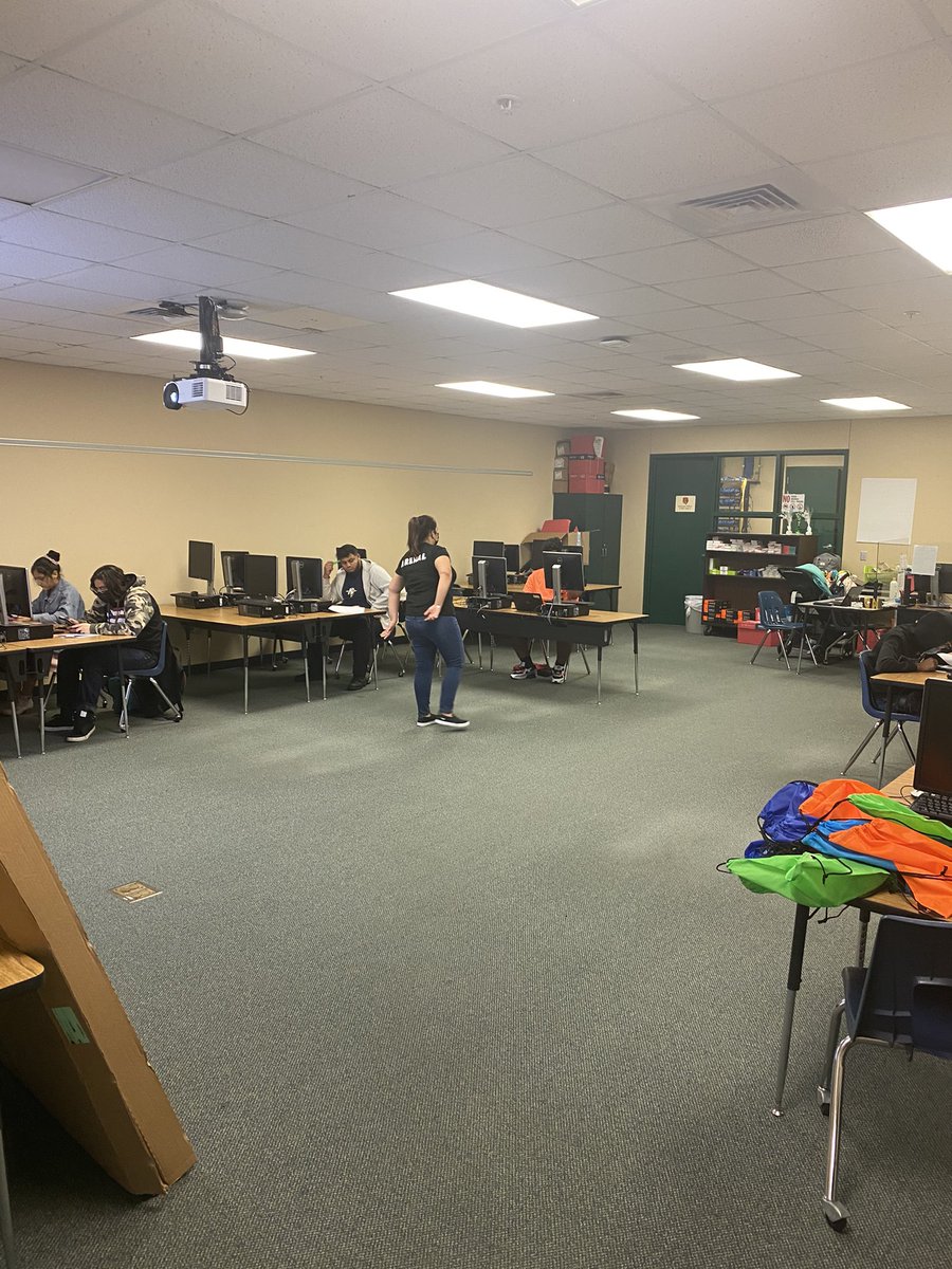 DiakaMelendez's tweet photo. So amazed at our SHS teams! Admin hitting the streets finding our seniors who need that push.
As well as our teachers up on a Saturday offering that last STAAR push. #greatdaytobemightylion #springhigh https://t.co/L4gR9d8Vp4