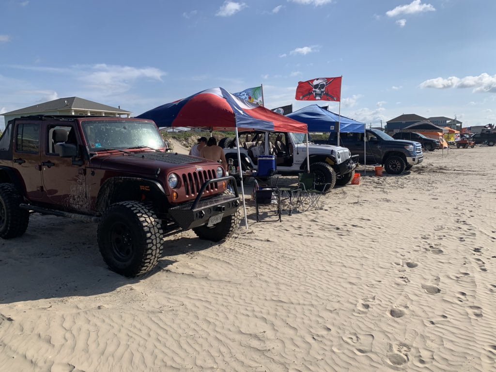 JohnsJeepGarage's tweet photo. Set up and ready... #jeepweek #jeepweekend #jeep https://t.co/tkoGNteCDo