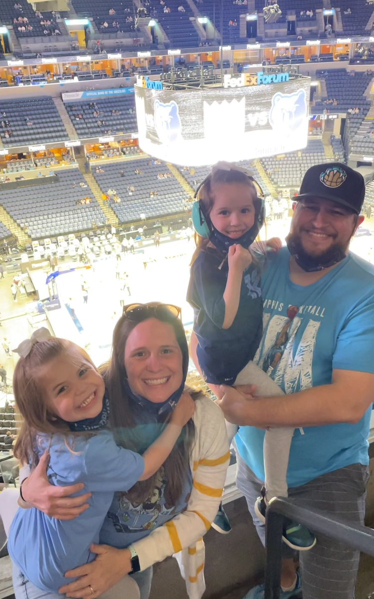 AllHall901's tweet photo. Grizz got the W, we got the halftime exit!! 🤷🏻‍♀️ #AddyG #EasyE #GoGrizz https://t.co/zQoX4SO4Jz