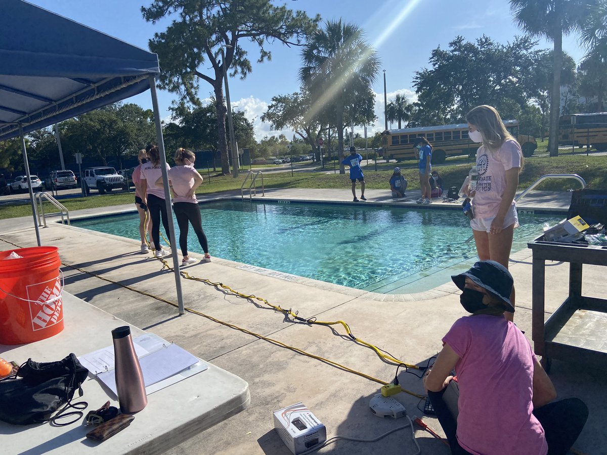 cruzteach's tweet photo. Competition day and @H2Obots_girls are ready to go! It has been a crazy year but we made it #watergame #girlsinstem #nbpsteam @NBPSEagles @STEAMatNBPS @matecenter https://t.co/AgIRmUgNuU