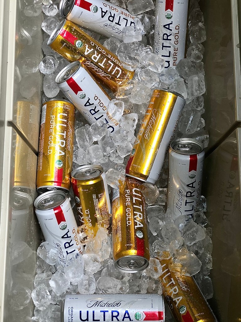SA_TasteBuds's tweet photo. Weekend to-do checklist.
1. Clean out the cooler! ☑️☑️☑️

#beerstothat 
#michultra 
#ABDistributing
#SATasteBuds https://t.co/iv4KqvTDBN