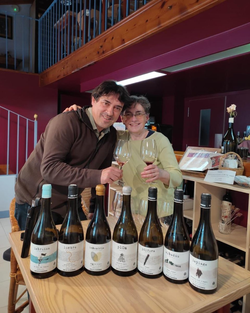 rest_elCairat's tweet photo. Gràcies per la teva visita @XaviNolla
https://t.co/hrRZsJQX9A
#xavinolla #vinsdelamemoria #retrobament #vivencies #vins #labruixa #loebre #lamemoria #plom #polvora #elbadiu #laprage #restaurantelcairat #elcairat #falset #priorat https://t.co/9JTIH4cyGY