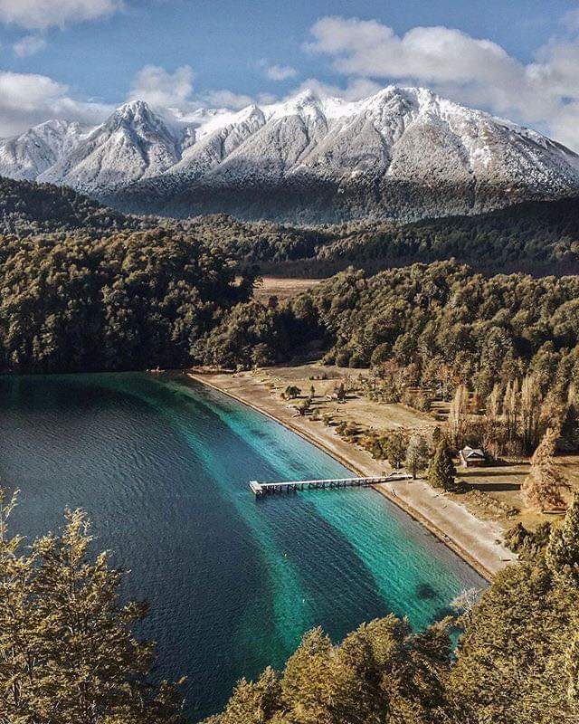 turisargentina's tweet photo. ¡Felices 89 años Villa La Angostura, el jardín de la Patagonia! 🎂🙌🥳🍃💙🇦🇷 https://t.co/xYAL6mMm8z