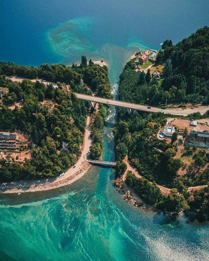 turisargentina's tweet photo. ¡Felices 89 años Villa La Angostura, el jardín de la Patagonia! 🎂🙌🥳🍃💙🇦🇷 https://t.co/xYAL6mMm8z