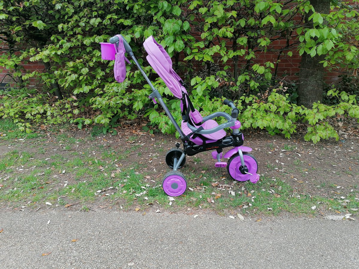 Should of rode Freya's bike on this so called ride we did on Thursday <a href="/macca_rob/">rob macdonald</a> 😂 #snitchesgetstitches