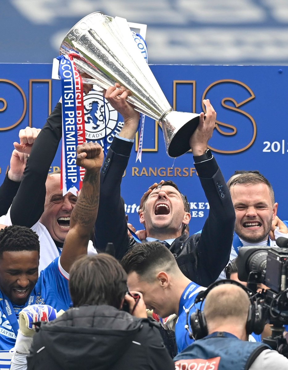 WATP_com's tweet photo. Steven Gerrard appreciation post. Just look what it means to him 🏆💙 https://t.co/gwb7VE7Aa5