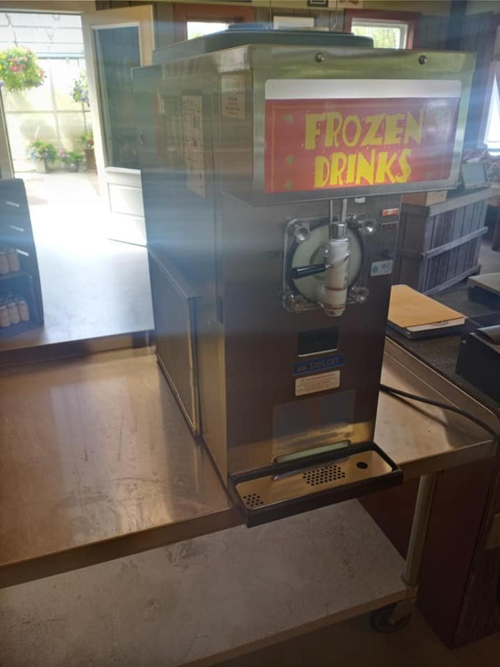 TaylorofCT's tweet image. Holmberg Orchards and Winery adding to their frozen drink options!