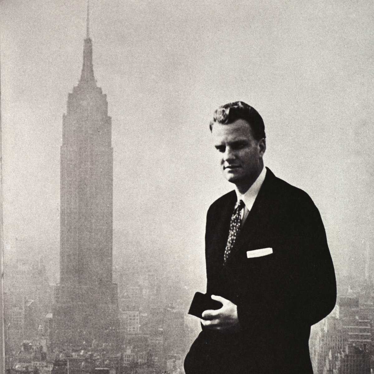 Franklin_Graham's tweet photo. #OnThisDay in 1957 my father @BillyGraham began his historic 16-week New York Crusade, where he shared the #GoodNews of Jesus Christ with more than 2.3 million people in places like Madison Square Garden and Yankee Stadium. https://t.co/eM5C9KbCHk