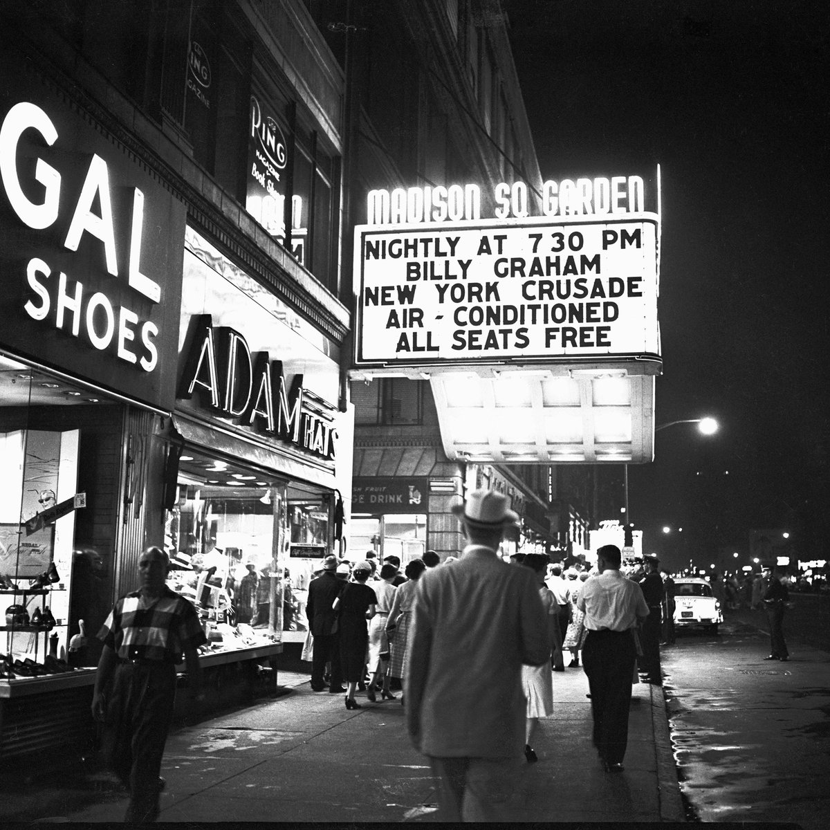Franklin_Graham's tweet photo. #OnThisDay in 1957 my father @BillyGraham began his historic 16-week New York Crusade, where he shared the #GoodNews of Jesus Christ with more than 2.3 million people in places like Madison Square Garden and Yankee Stadium. https://t.co/eM5C9KbCHk