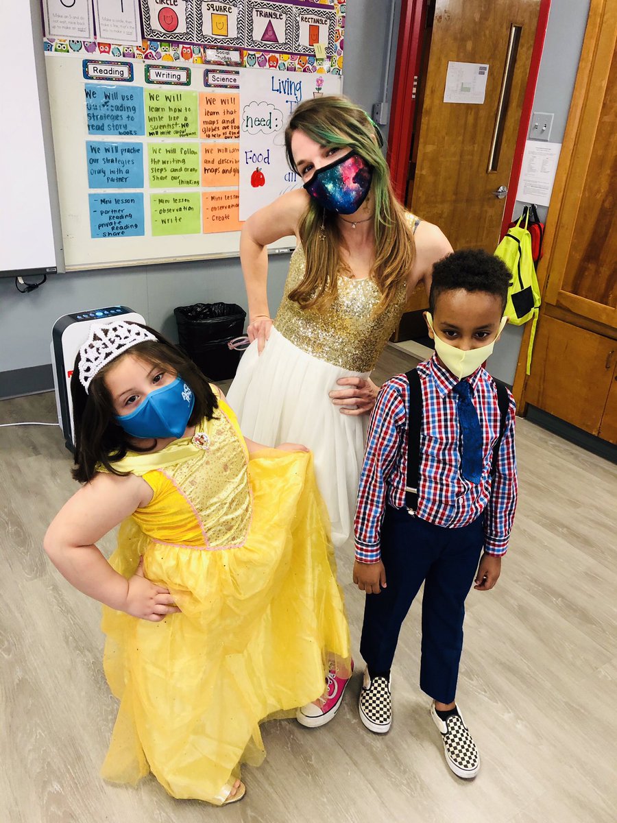 MaryMariaRenee's tweet photo. Twinning in Sequins at Cora Kelly’s Fancy Day! @CKELEM #ckcougars https://t.co/2KDmVOBnh0