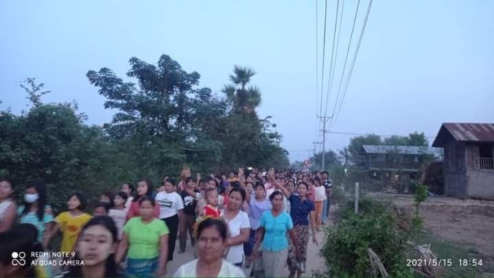kano_mpsm's tweet photo. Hundreds of people marched to protest against military dictatorship in Ye-U Township, Sagaing Region this evening.

#May15Coup #WhatsHappeningInMyanmar #MilkTeaAlliance https://t.co/EJd2b4vtS5