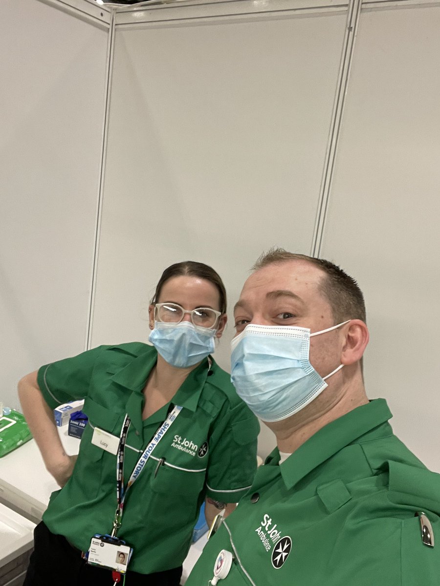 Si_Robins's tweet photo. You know it’s gonna be a good shift when you see this one. Dream team! @ExCeLLondon @stjohnambulance @laerts23 #TeamVaccine #volunteering https://t.co/DaNiHiJINI