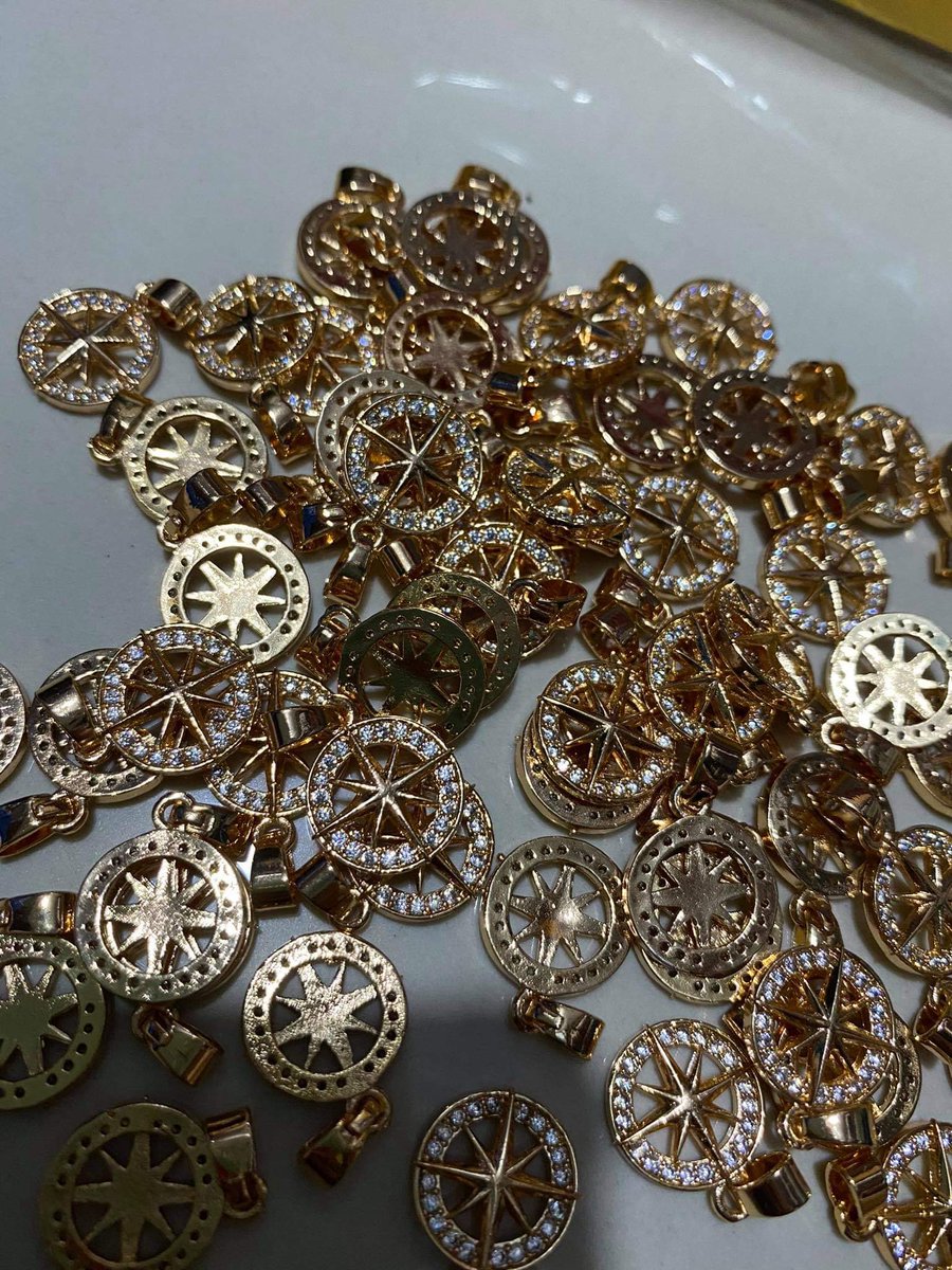 sasphteam's tweet photo. #SASUpdates

Original Stays Pendant finally arrived! We will start shipment of this for both local and international buyers next week. Unfortunately, leeons, valentines and wiz*ones original pendants still has not arrived. https://t.co/bmhMURQuS3