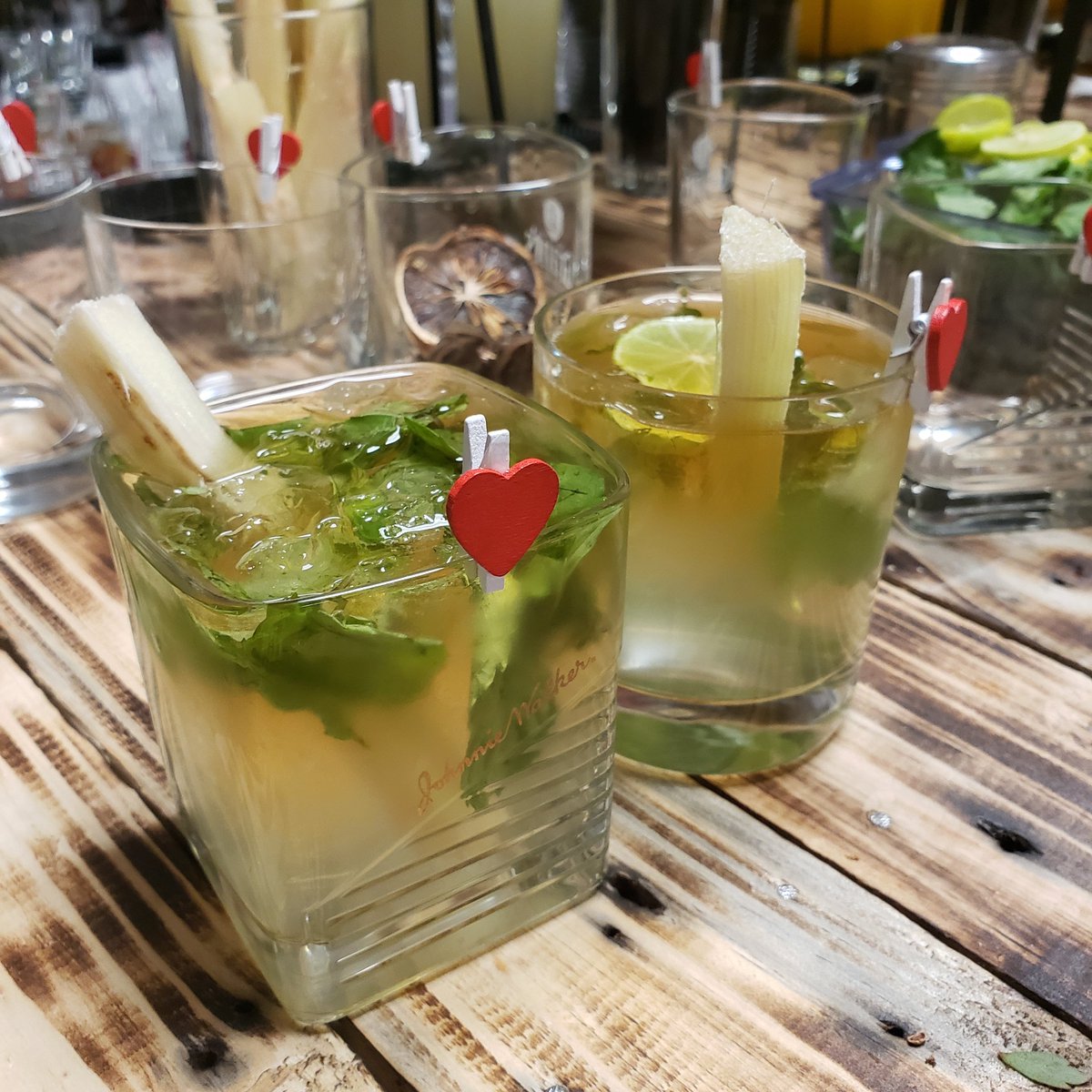 NaturalSyrup's tweet photo. Un immense plaisir pour nous de vous accompagner dans tous vos moments forts.
@NaturalSyrup X @KiosaBarMobile 

Tel/Whatsapp 655 91 94 04

#LesElimbis2021
#mariage #cocktailbarmobile #barmen #NaturallyGoodSyrup https://t.co/EKVT7tVRLT