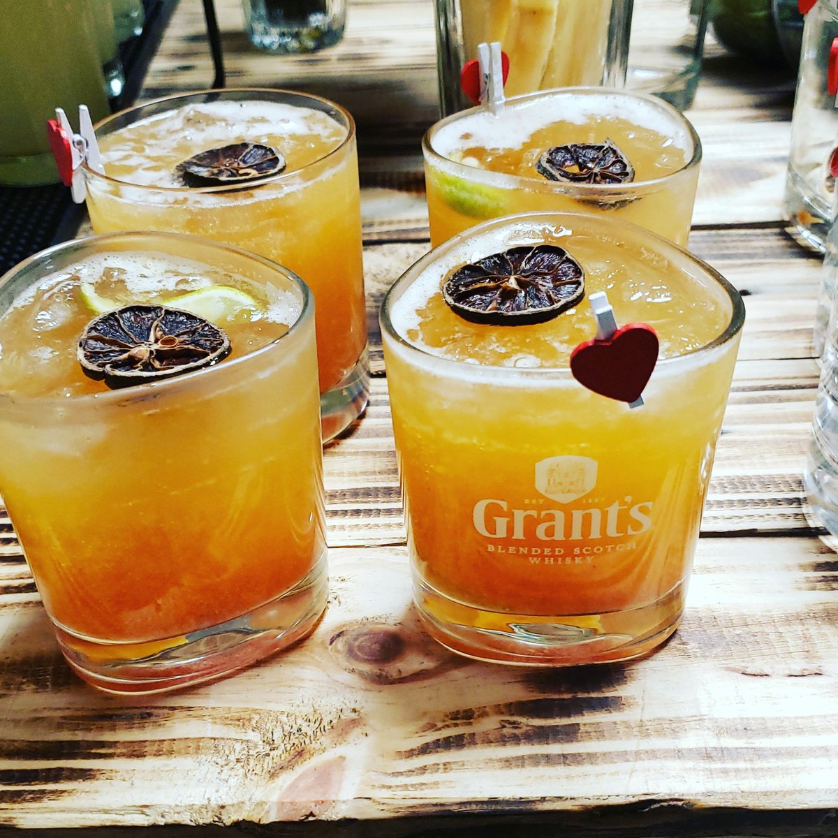 NaturalSyrup's tweet photo. Un immense plaisir pour nous de vous accompagner dans tous vos moments forts.
@NaturalSyrup X @KiosaBarMobile 

Tel/Whatsapp 655 91 94 04

#LesElimbis2021
#mariage #cocktailbarmobile #barmen #NaturallyGoodSyrup https://t.co/EKVT7tVRLT