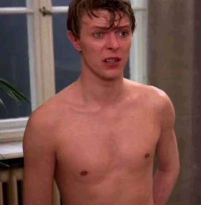 DAVlDBOWIEREAL's tweet photo. Am I a milf lol? #RockGodQuestions https://t.co/eX1ES7rxID