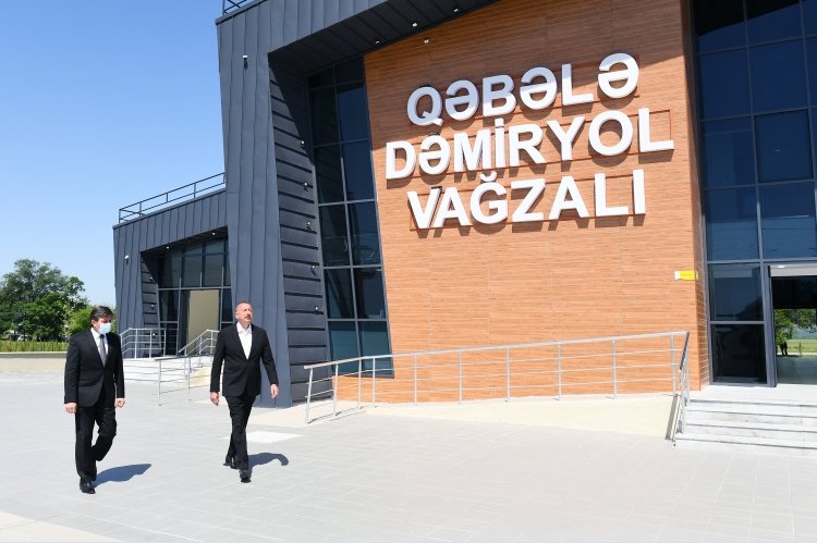cssnazerbaijan's tweet photo. Mayın 15-də Qəbələ Dəmir yolu Vağzalının və Ləki stansiyası-Qəbələ birxətli dəmir yolunun açılışı olub.  Azərbaycan Respublikasının Prezidenti İlham Əliyev və birinci xanım Mehriban Əliyeva açılışda iştirak ediblər https://t.co/xBD69YtBKL