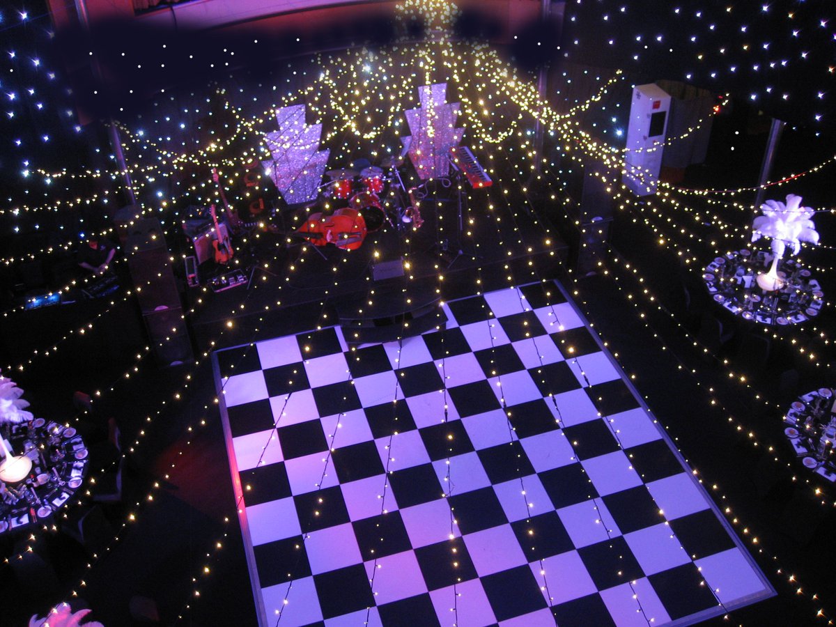 StageGearRental's tweet image. Want to make your event or venue
Sparkle just like this? ✨✨💡💡😍😍  📞 (01983) 298 292
#lighting #venuelighting #weddinglighting #islofwightbusiness