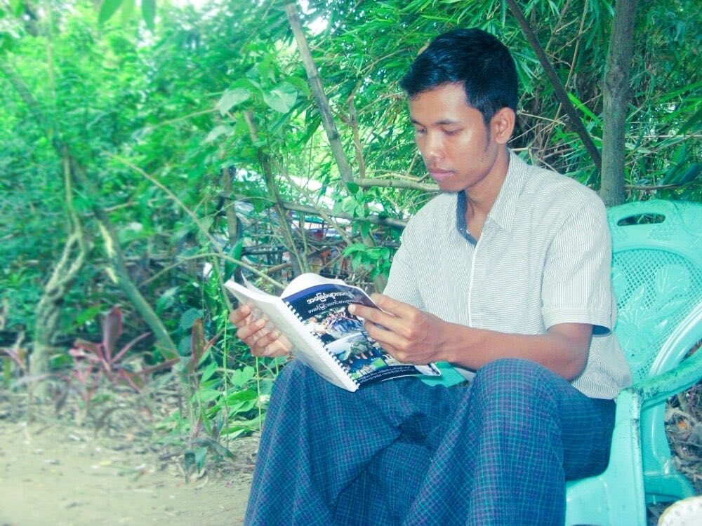 NYEIN CHAN WAI: A reporter of Bago Weekly Journal in Letpadan Township, Bago Region was abducted by Terrorists (Myanmar security forces) at around 12am. He was taken to unknown location. 

#May15Coup #WhatsHappeningInMyanmar #MilkTeaAlliance