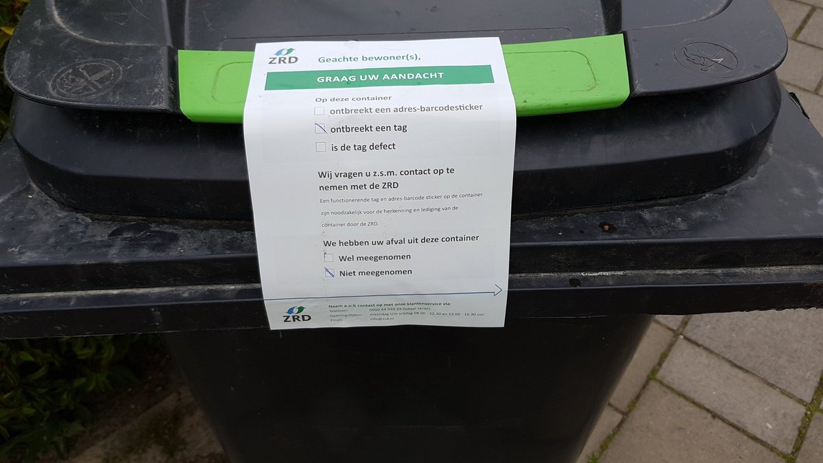 koemanpeter's tweet photo. Die leuke jongens van #ZRD laten mijn gft container staan omdat de tag zou ontbreken. Die kan er dan alleen af gegaan zijn bij het ledigen vorige keer. @gem_reimerswaal Dit systeem werkt dus niet. Graag maandag alsnog ledigen. https://t.co/5TKHQIFox6