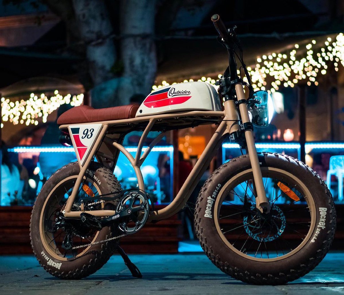 “Buenos días, wherever you are in the world!” -MB🍸#michaelblast #ebikes 

📸 <a href="/eww/">liz</a>.shots 
michaelblast.com.au