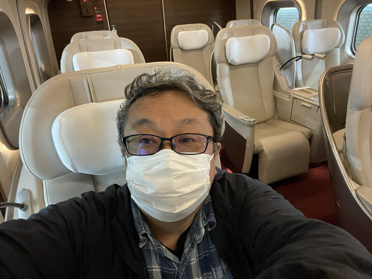kami_mamo's tweet photo. 大宮〜盛岡　やまびこグランクラス(半額・サービス無し)1両貸し切りでした。 https://t.co/zkGJyV1nM9