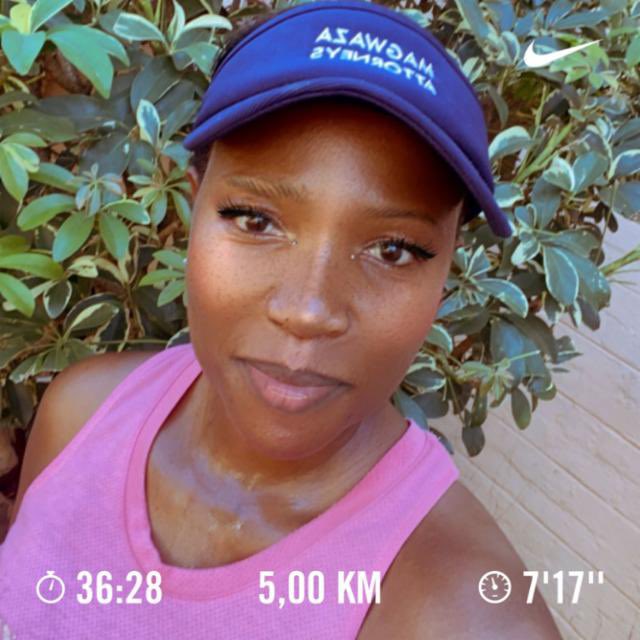 noxbloom's tweet photo. Loved it! 3days in a row... Hello I think Iโm back ๐๐คฃ
Ran 5km with #Nikeโ RunClub
#FitToBloom #fetchyourbody2021 #run5kmovement #runningwithtumisole #Fitness https://t.co/BU4bGizwEn