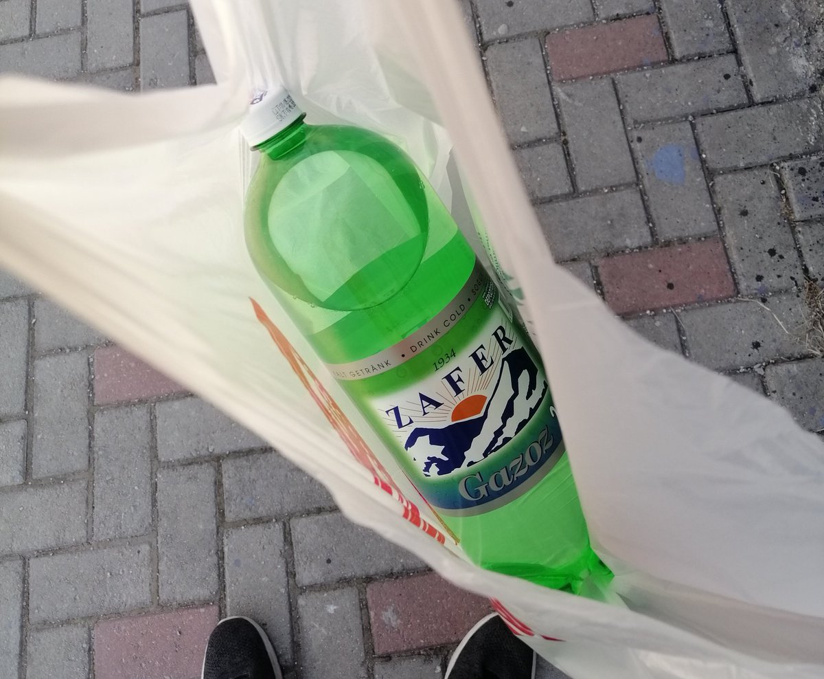 kıskanır rengini baharda yeşiller..