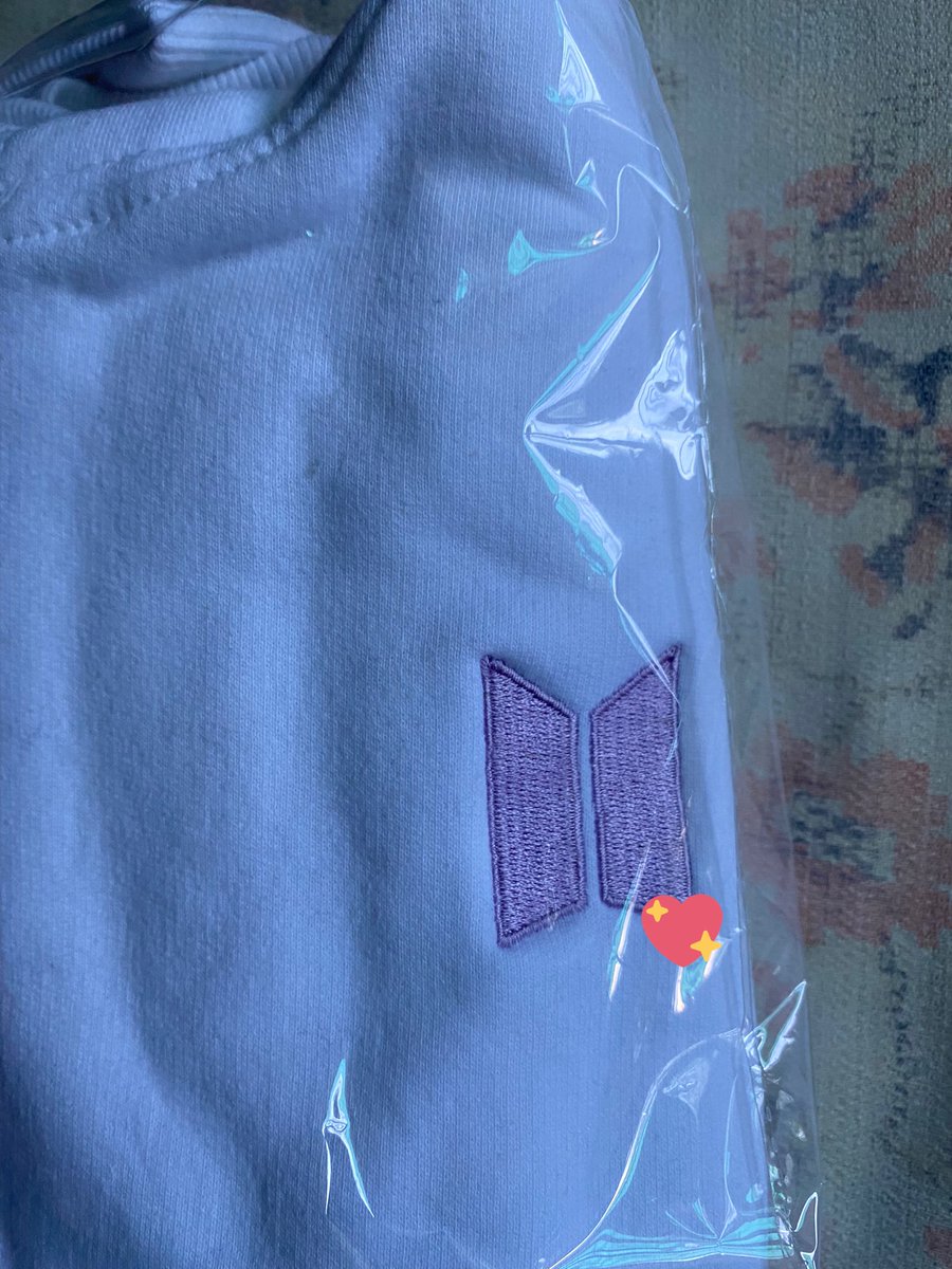 dulsetshopPH's tweet photo. Paubos Sale ‼️

Medium (White)- Hoodie with Light Purple Logo

PhP 650.00 plus SF https://t.co/RvSuDiWUiV