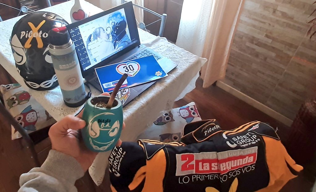 PilotoX1's tweet photo. Unos mates y preparando todo. Se viene otro encuentro virtual con los Jóvenes Solidarios @sindromedown
Hoy también vamos a hablar sobre #Love30 #CallesParaLaVida 👍
#educacionvial #inclusion #pilotoba #cuidatellegabien #pilotox https://t.co/okkXxjTwZg