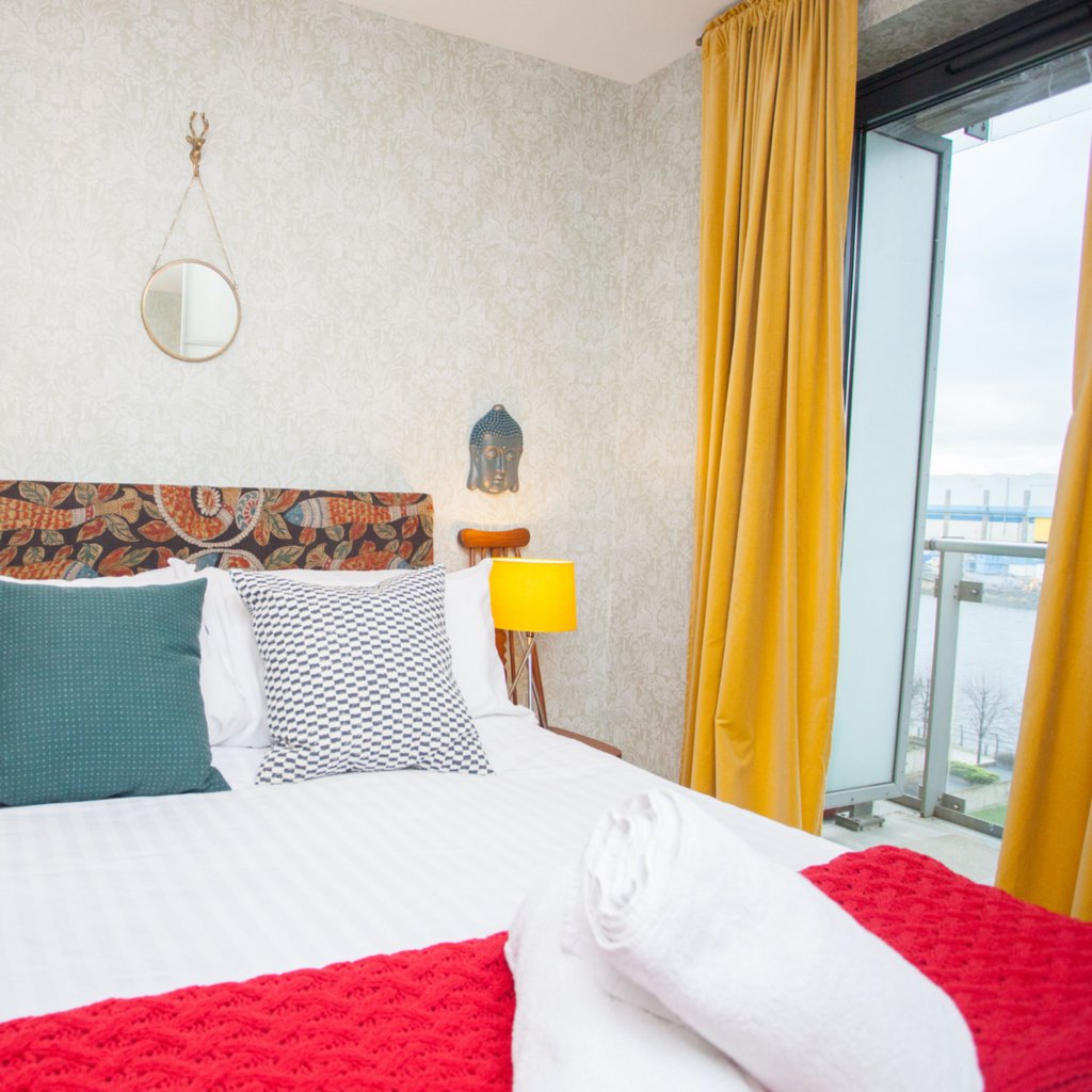 bnbhost's tweet image. OK so you've got the property, but don't think it's quite @Airbnb ready? 🤔

Give us a call and find out what we can do to get the bookings rolling in! From interior design to cleaning, we can take it all off your hands. 

👉 buff.ly/3heT4OF
#glasgow #propertymanagement