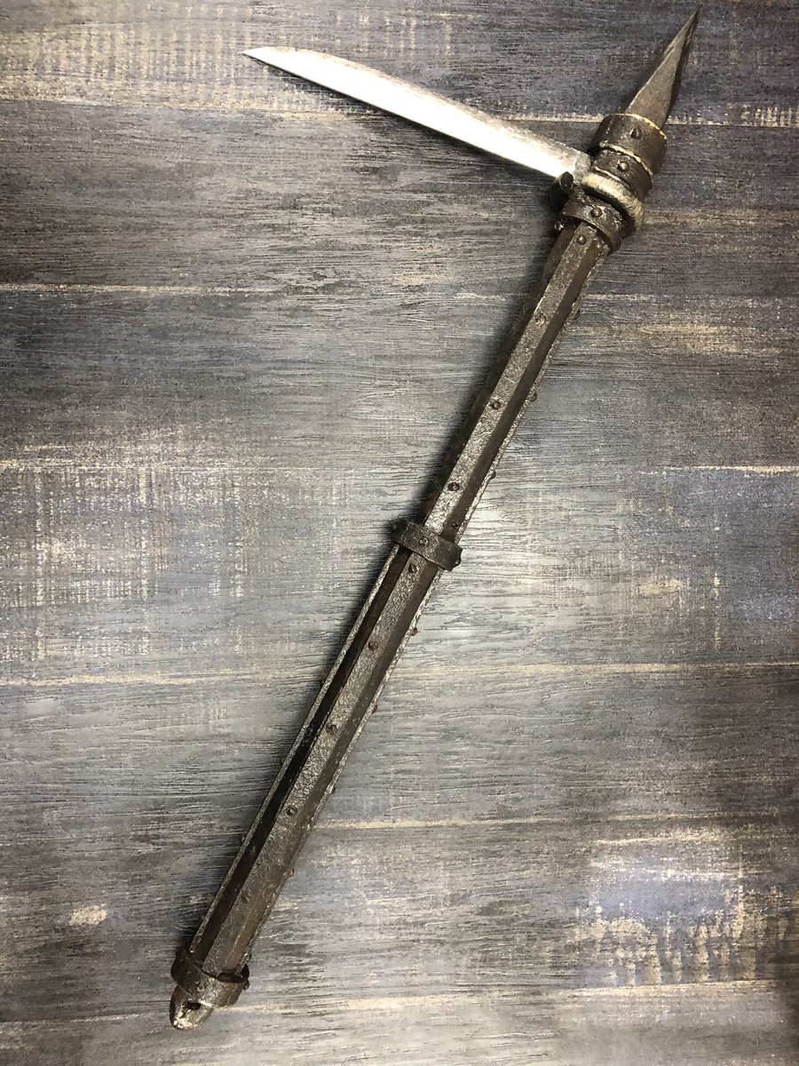 忍者ショー用の新しい武器が完成した！ 刀身は竹光の材料と一緒。 鎌