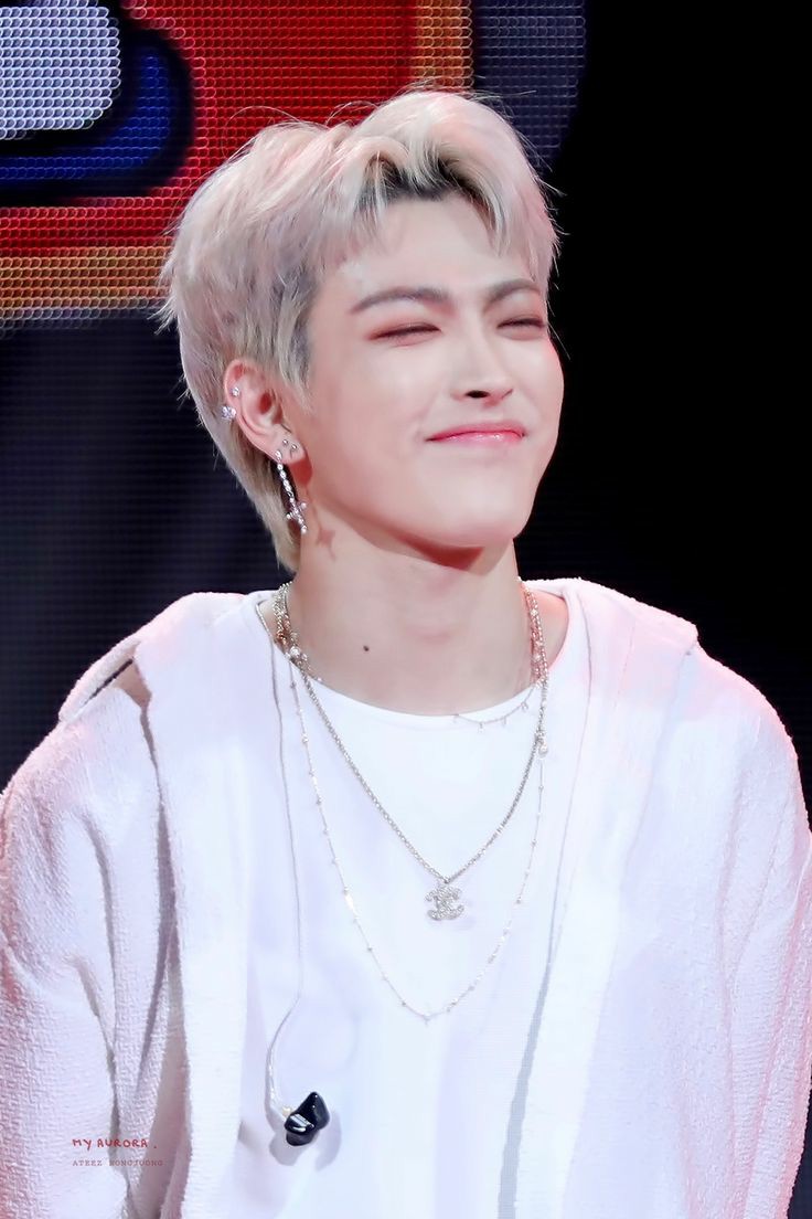 cryforhong's tweet photo. #홍중:
i wont bite                  unless you like https://t.co/srrE1ZbvOv