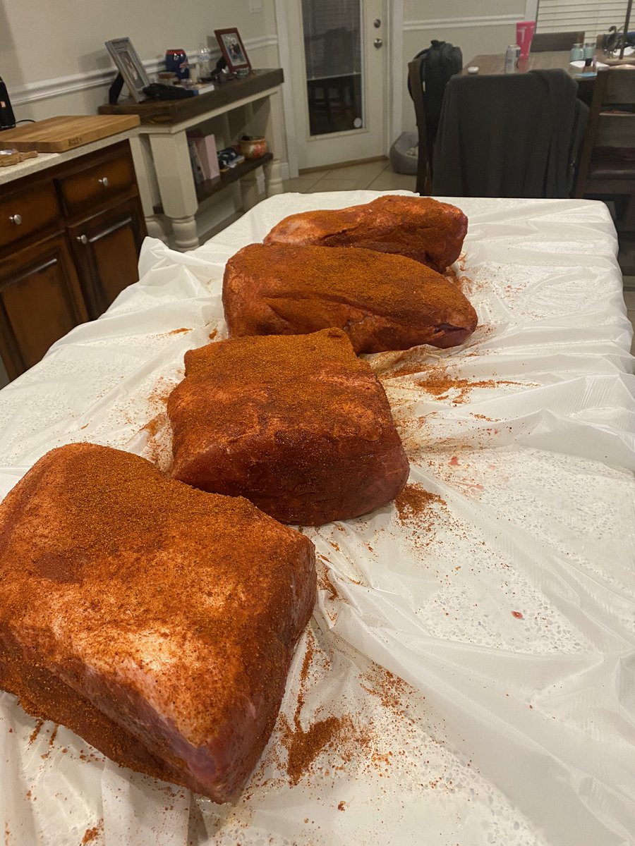 ChrisCuervo78's tweet image. Pork Butts are looking nice !🔥#yodersmokers #yodernation