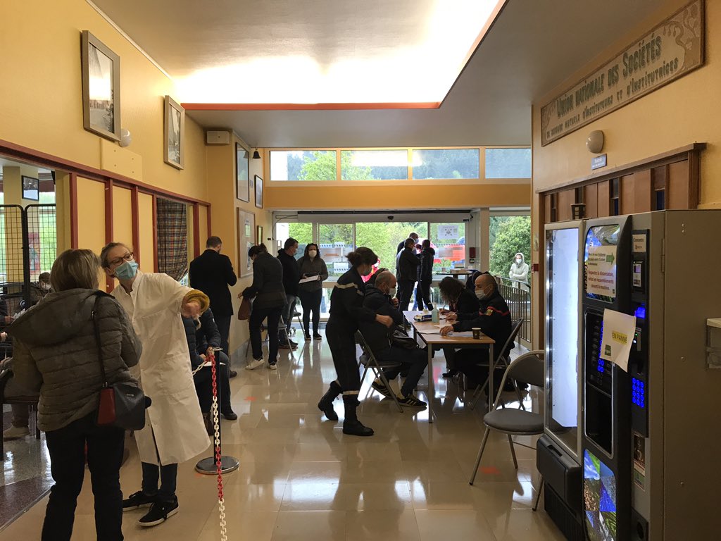 MGEN_Sainte-Feyre (@mfeyre) on Twitter photo Opération VACCINATION sans rendez-nous aujourd’hui.
Déjà 350 personnes vaccinées à cette heure !
Merci à tous les acteurs molbilisés pour cette action .
@groupe_mgen <a href="/ARS_NAquit/">ARS Nouvelle-Aquitaine</a> <a href="/Departement_23/">Département Creuse</a> <a href="/StfanyRoger/">Stéphanie Roger</a> Opération VACCINATION sans rendez-nous aujourd’hui.
Déjà 350 personnes vaccinées à cette heure !
Merci à tous les acteurs molbilisés pour cette action .
@groupe_mgen <a href="/ARS_NAquit/">ARS Nouvelle-Aquitaine</a> <a href="/Departement_23/">Département Creuse</a> <a href="/StfanyRoger/">Stéphanie Roger</a>